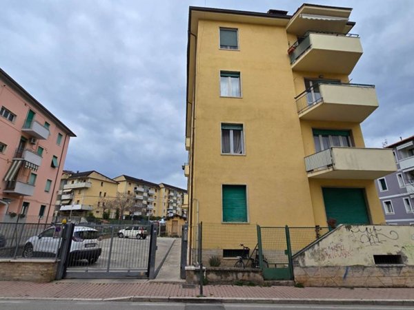 appartamento in vendita ad Ascoli Piceno in zona Borgo Solestà