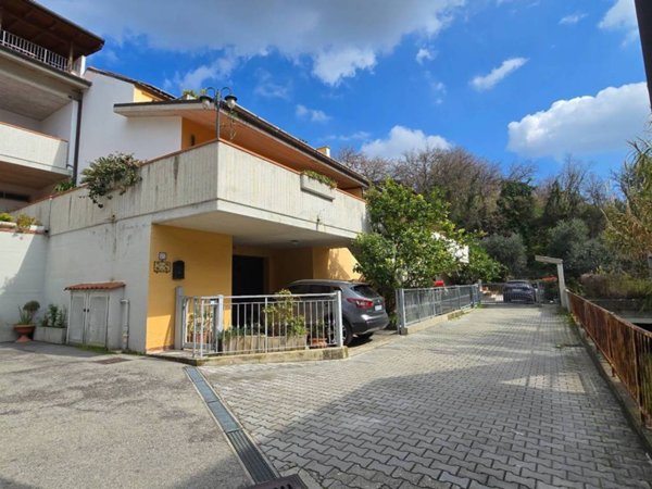 casa indipendente in vendita ad Ascoli Piceno in zona Monticelli