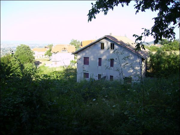 casa indipendente in vendita ad Ascoli Piceno in zona Santa Maria a Corte