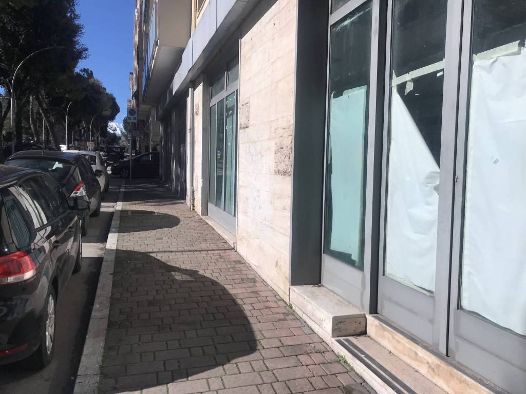 negozio in vendita ad Ascoli Piceno