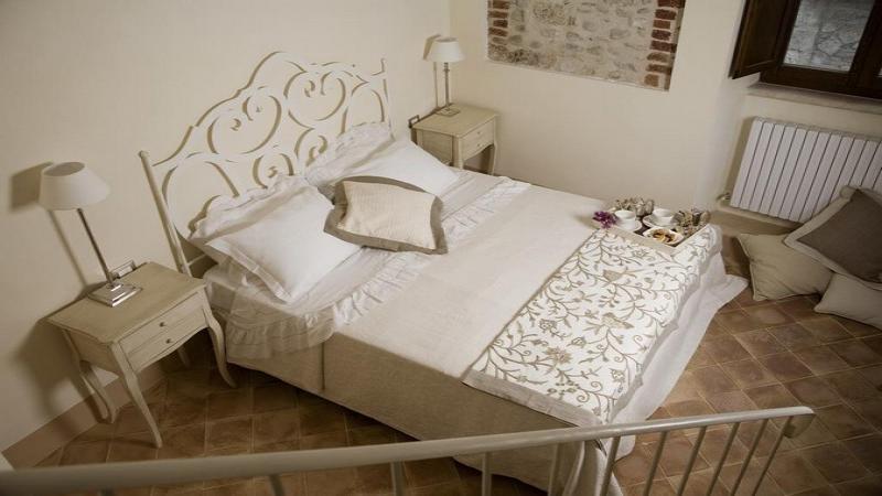 casa indipendente in vendita ad Ascoli Piceno in zona Centro Storico