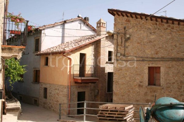 casa indipendente in vendita ad Ascoli Piceno in zona Carpineto