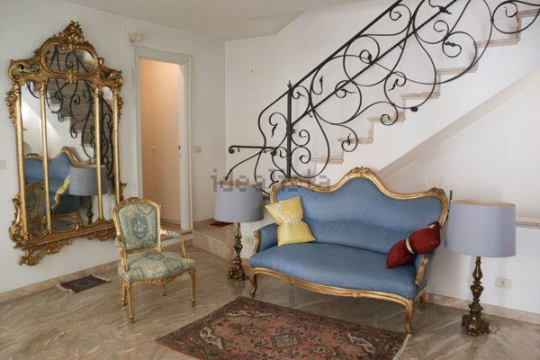 casa semindipendente in vendita ad Ascoli Piceno in zona Piazzarola