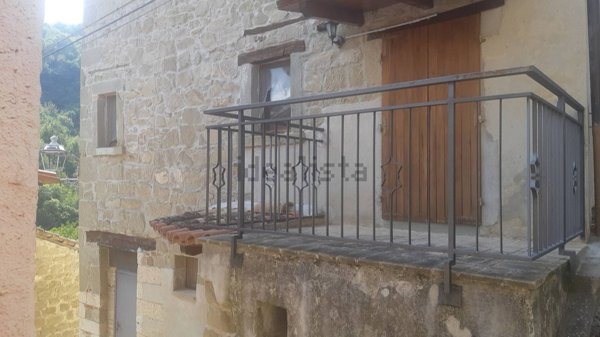 casa semindipendente in vendita ad Ascoli Piceno in zona Rosara