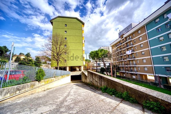 appartamento in vendita ad Ascoli Piceno in zona Monticelli