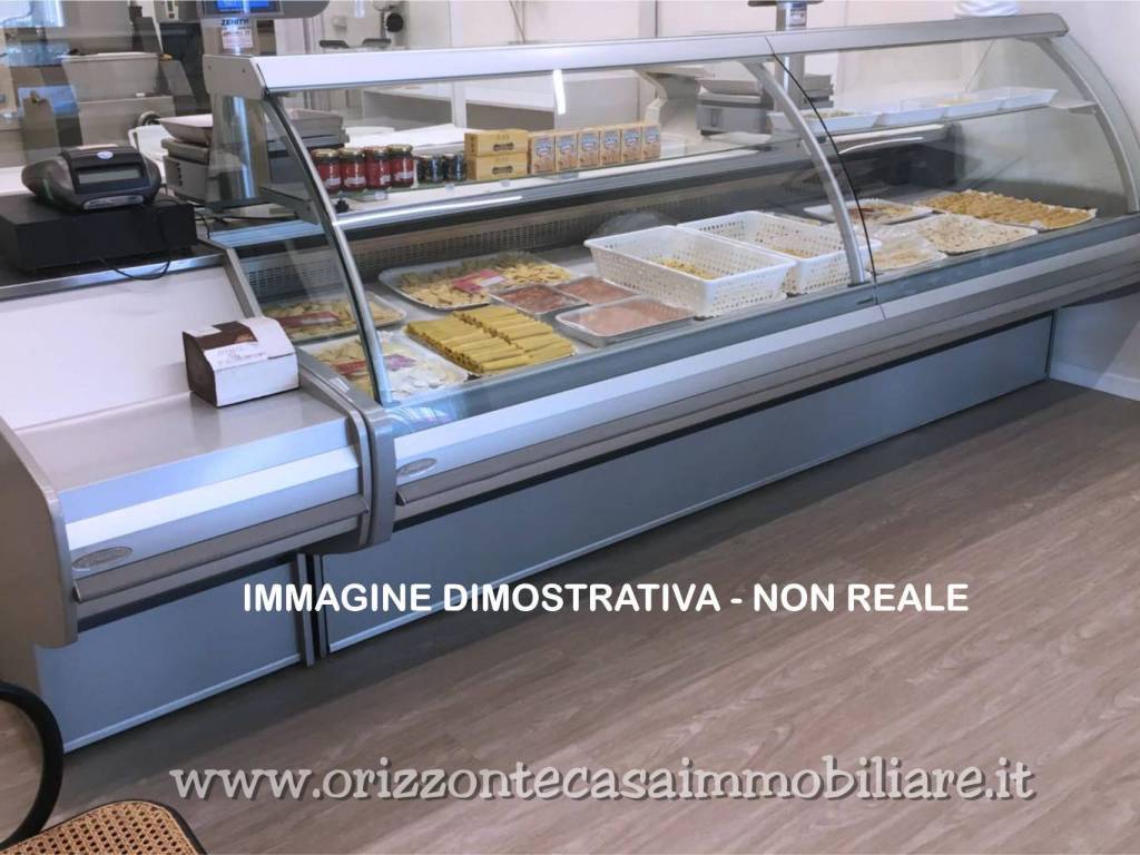 negozio in vendita ad Ascoli Piceno