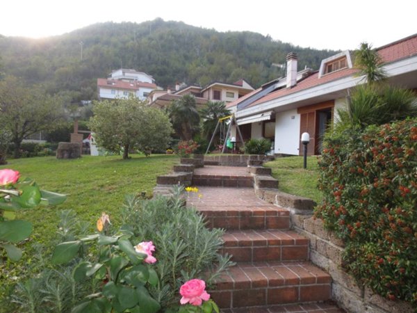 casa indipendente in vendita ad Ascoli Piceno