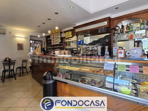 negozio in vendita ad Ascoli Piceno in zona Il Palazzo