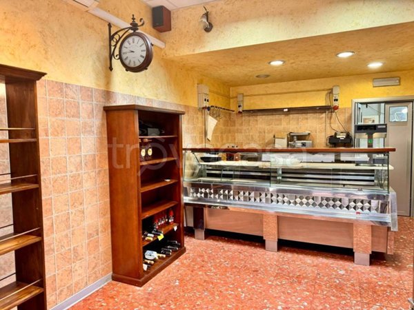 negozio in vendita ad Ascoli Piceno