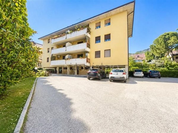 appartamento in vendita ad Ascoli Piceno