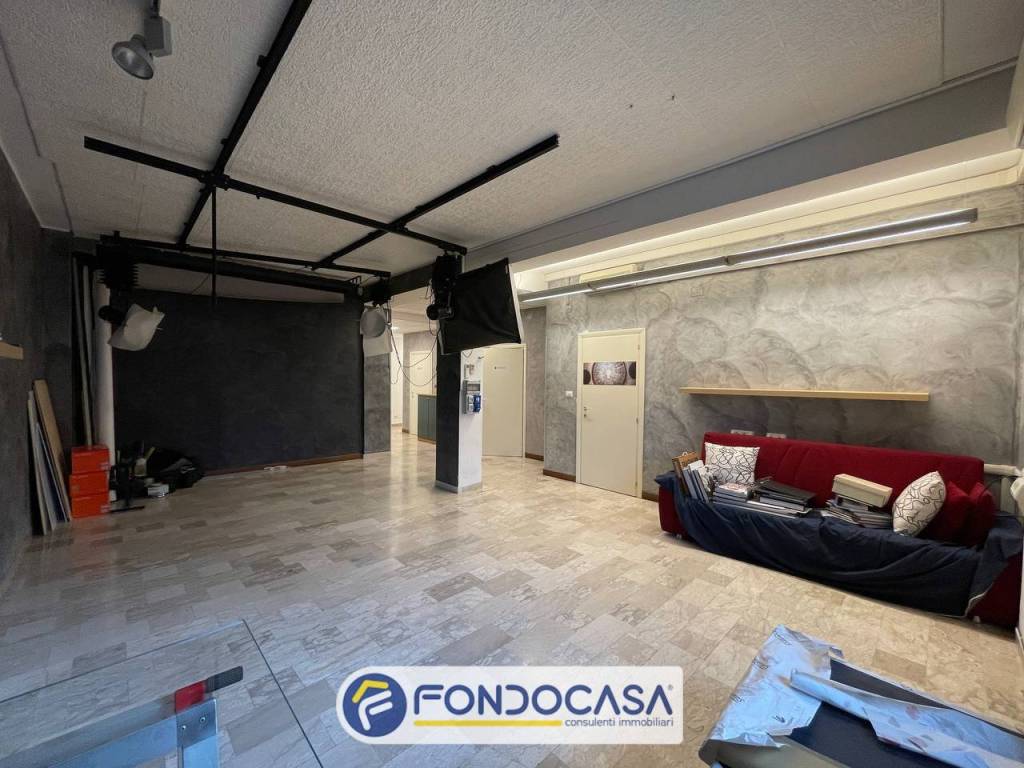 locale commerciale in vendita ad Ascoli Piceno in zona Centro Storico