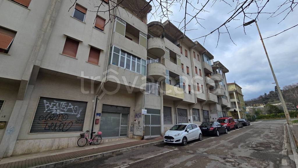 appartamento in vendita ad Ascoli Piceno in zona Borgo Solestà