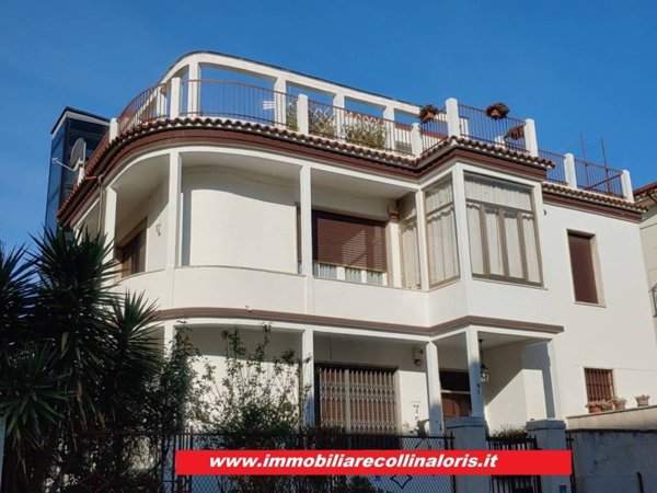 casa indipendente in vendita ad Ascoli Piceno in zona Centro Storico