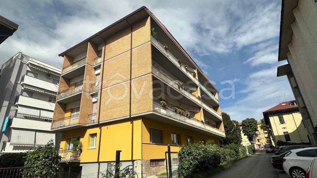 appartamento in vendita ad Ascoli Piceno in zona Campo Parignano