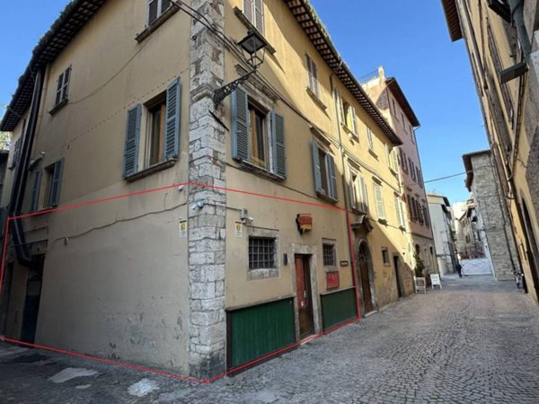 negozio in vendita ad Ascoli Piceno