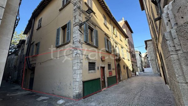 negozio in vendita ad Ascoli Piceno