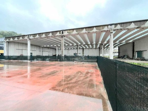 negozio in vendita ad Ascoli Piceno in zona Croce di Tolignano
