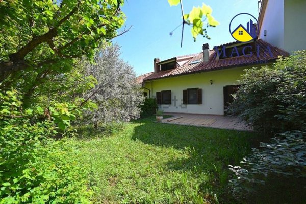 casa indipendente in vendita ad Ascoli Piceno in zona Lisciano