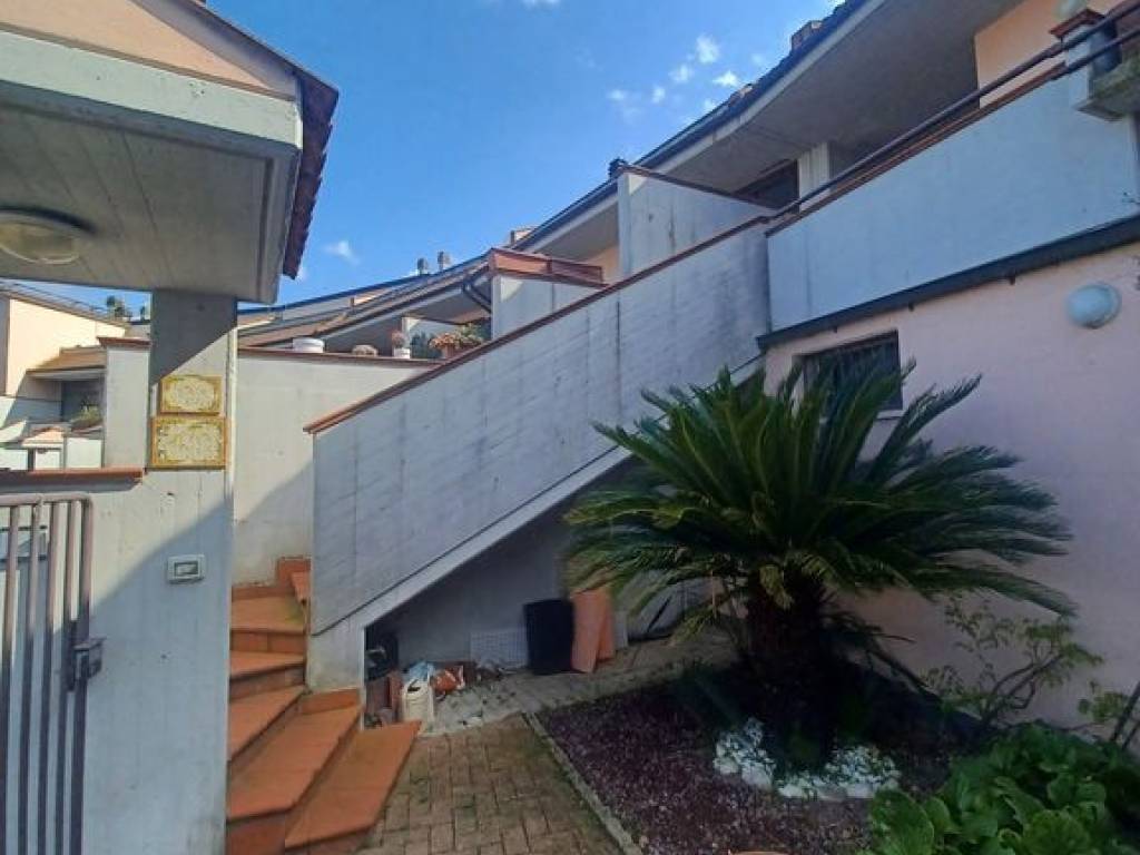 casa indipendente in vendita ad Ascoli Piceno in zona Centro Storico