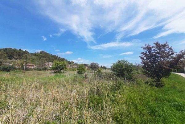 terreno edificabile in vendita ad Ascoli Piceno in zona Monticelli