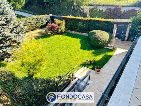 casa indipendente in vendita ad Ascoli Piceno in zona Palombare
