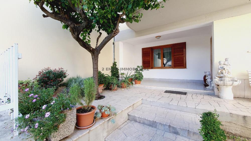 casa indipendente in vendita ad Ascoli Piceno in zona Monticelli