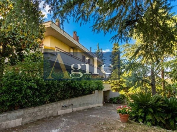 casa indipendente in vendita ad Ascoli Piceno in zona Marino del Tronto