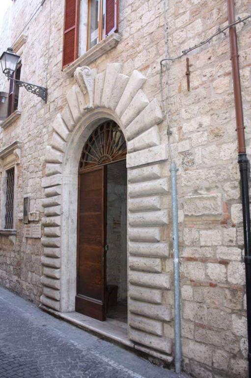 appartamento in vendita ad Ascoli Piceno in zona Centro Storico