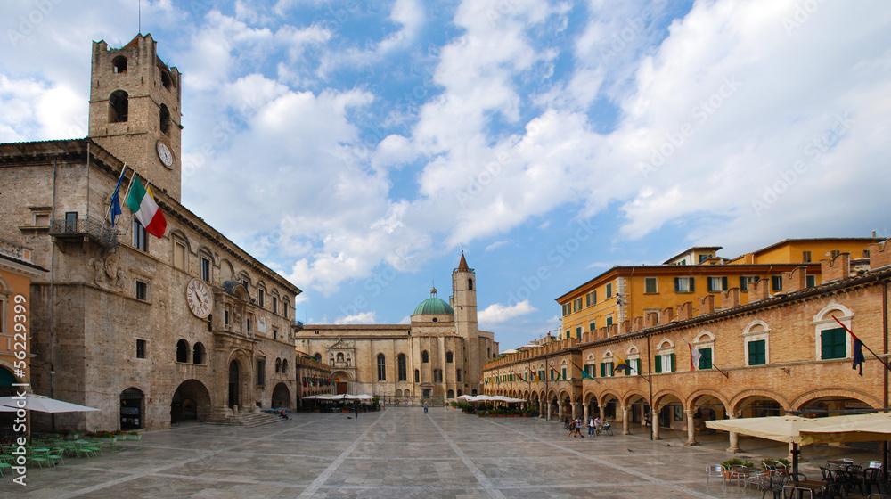 negozio in vendita ad Ascoli Piceno in zona Centro Storico