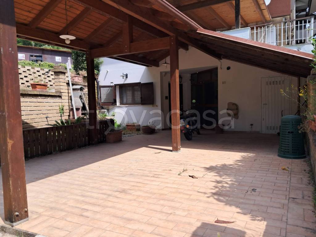 appartamento in vendita ad Ascoli Piceno in zona Mozzano