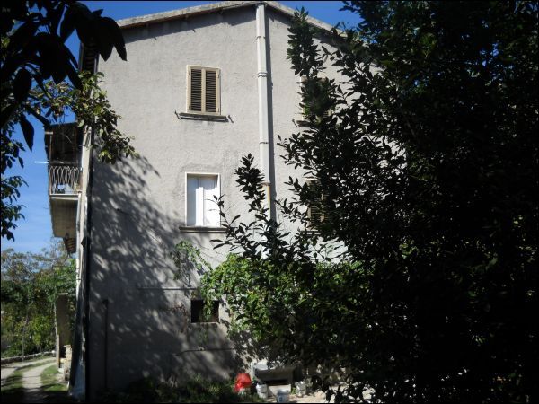 casa semindipendente in vendita ad Ascoli Piceno