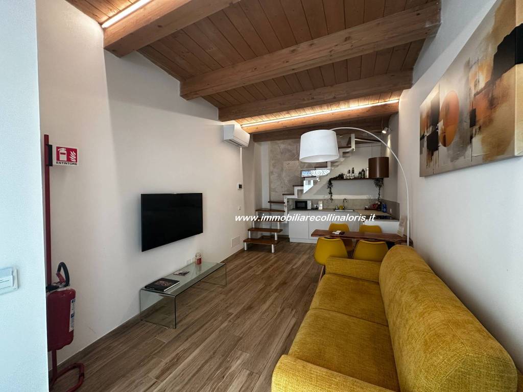 casa indipendente in vendita ad Ascoli Piceno in zona Centro Storico