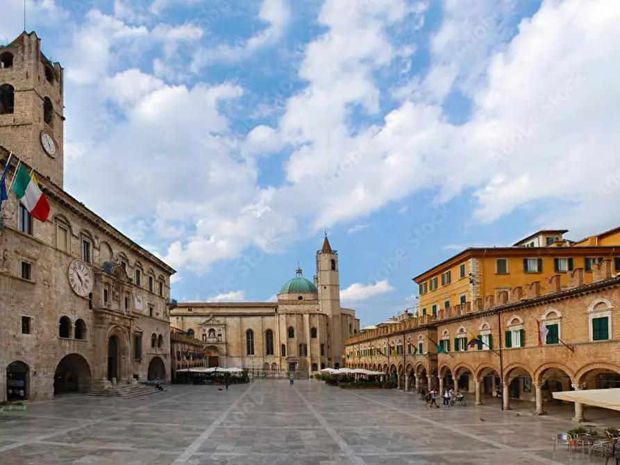 negozio in vendita ad Ascoli Piceno in zona Centro Storico