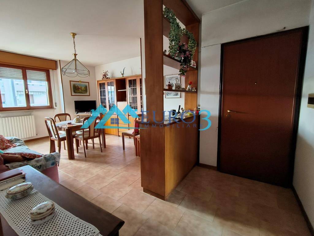 appartamento in vendita ad Ascoli Piceno in zona Monticelli