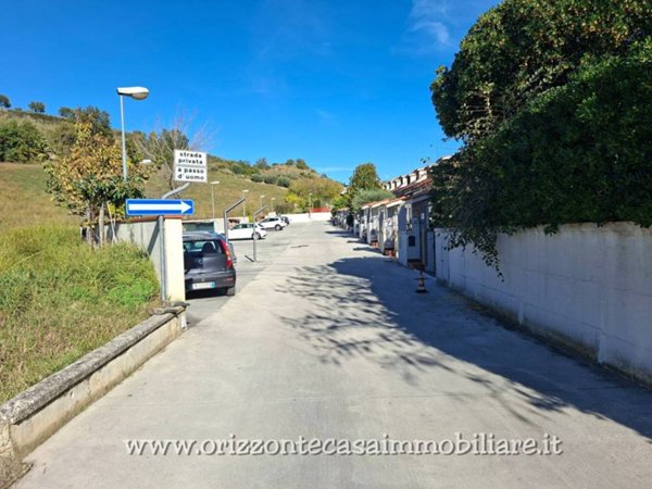 casa indipendente in vendita ad Ascoli Piceno in zona Monticelli