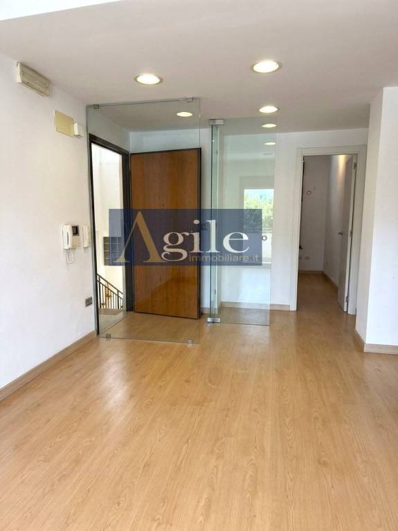 ufficio in vendita ad Ascoli Piceno