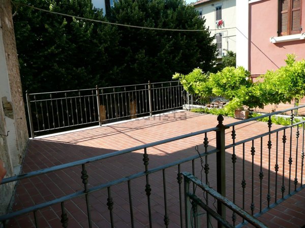 appartamento in vendita ad Ascoli Piceno in zona Borgo Solestà