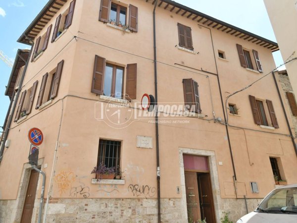 casa indipendente in vendita ad Ascoli Piceno in zona Centro Storico