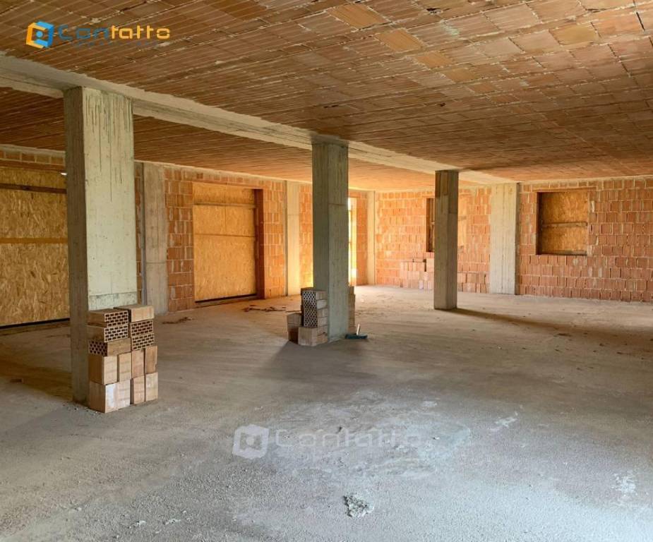 casa indipendente in vendita a Carassai