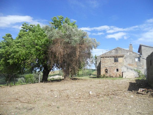 casa indipendente in vendita a Carassai