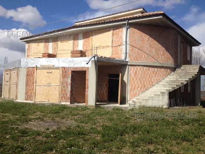 casa indipendente in vendita a Carassai