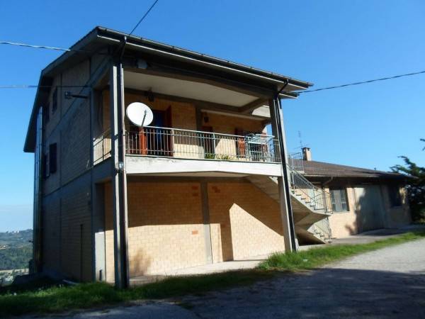 intera palazzina in vendita a Carassai