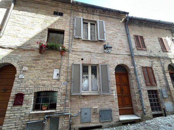 casa indipendente in vendita a Carassai