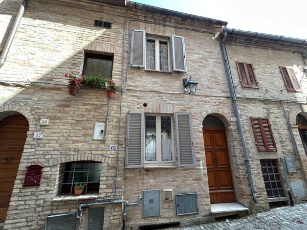 casa indipendente in vendita a Carassai