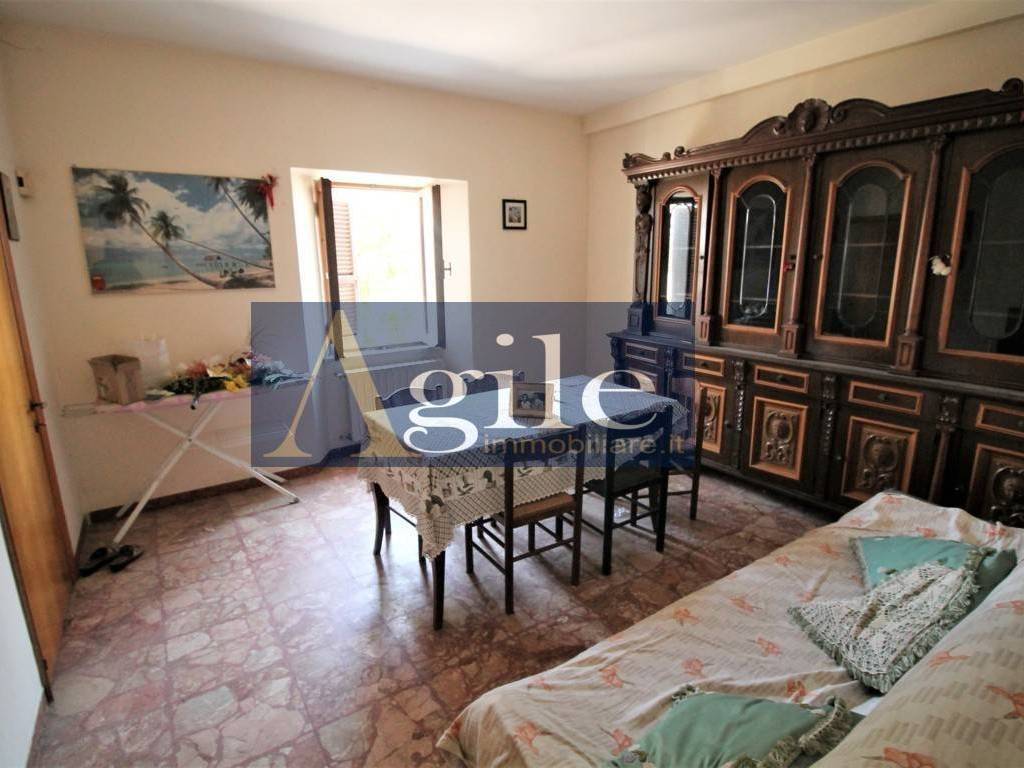 casa indipendente in vendita a Carassai