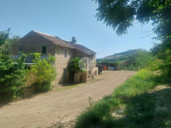 appartamento in vendita a Carassai