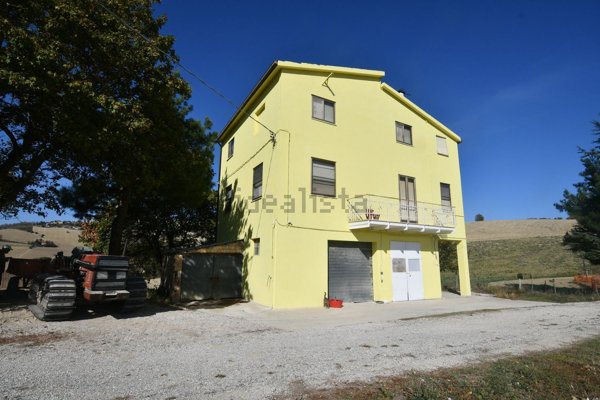 appartamento in vendita a Carassai