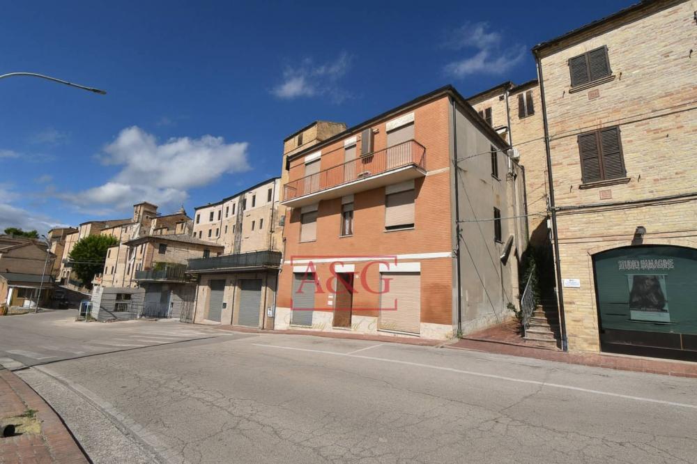 casa indipendente in vendita a Carassai