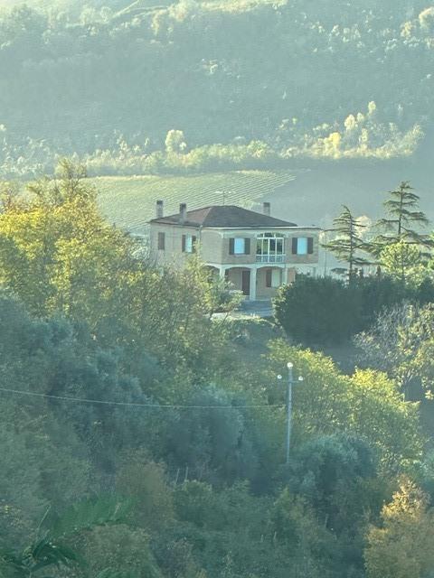 casa indipendente in vendita a Carassai