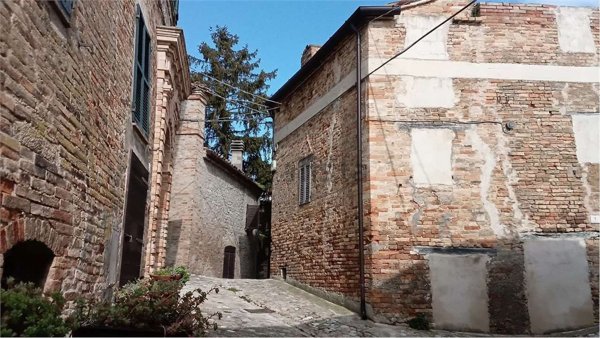 casa indipendente in vendita a Carassai